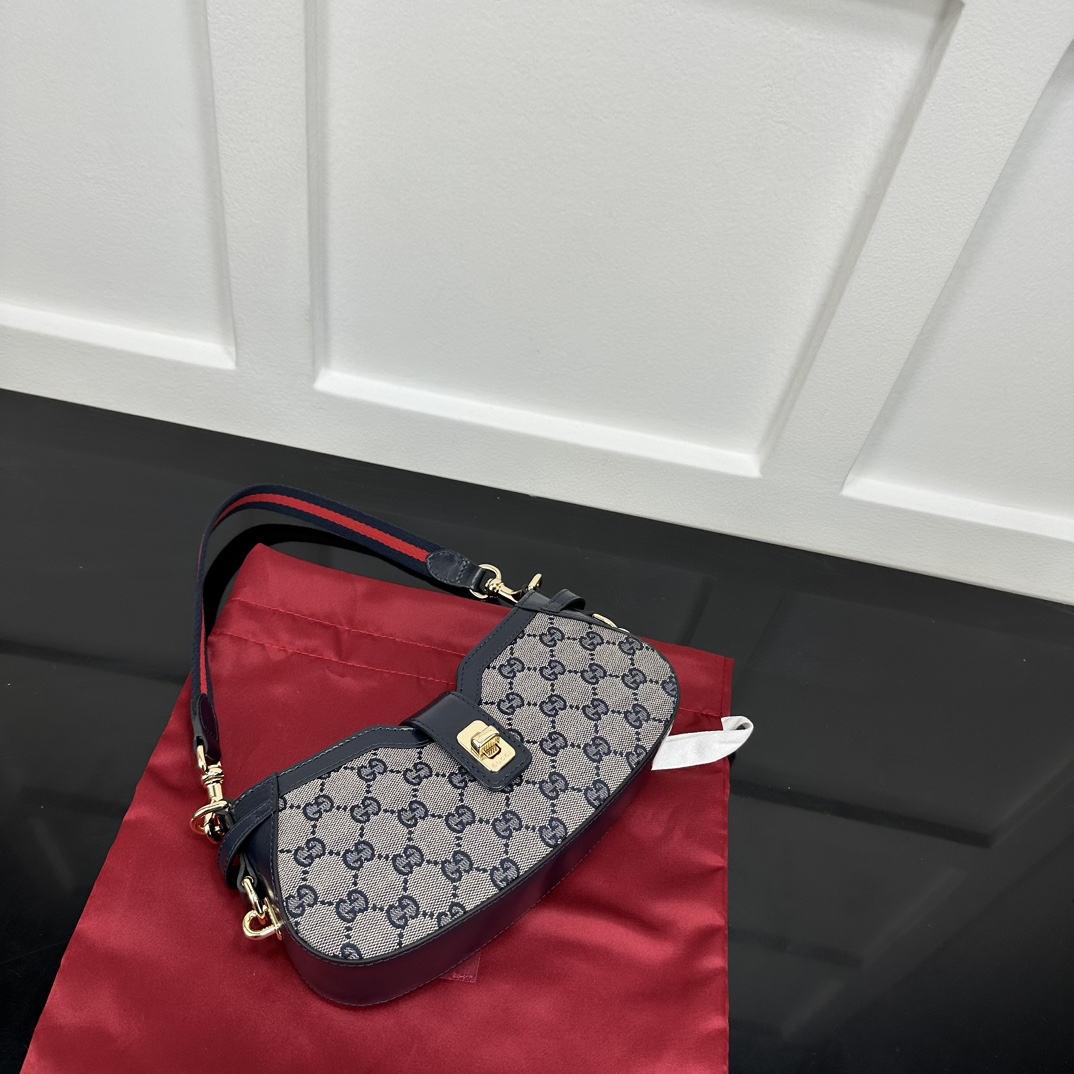 Gucci Hobo Bags